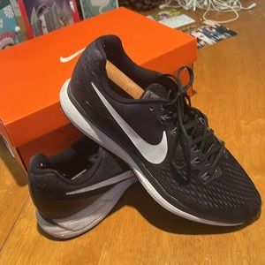 Mens Nike Zoom Pegasus 34. Used condition